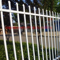 河南新乡 护栏 围墙护栏施工隔离护栏 小区组装栅栏定做
